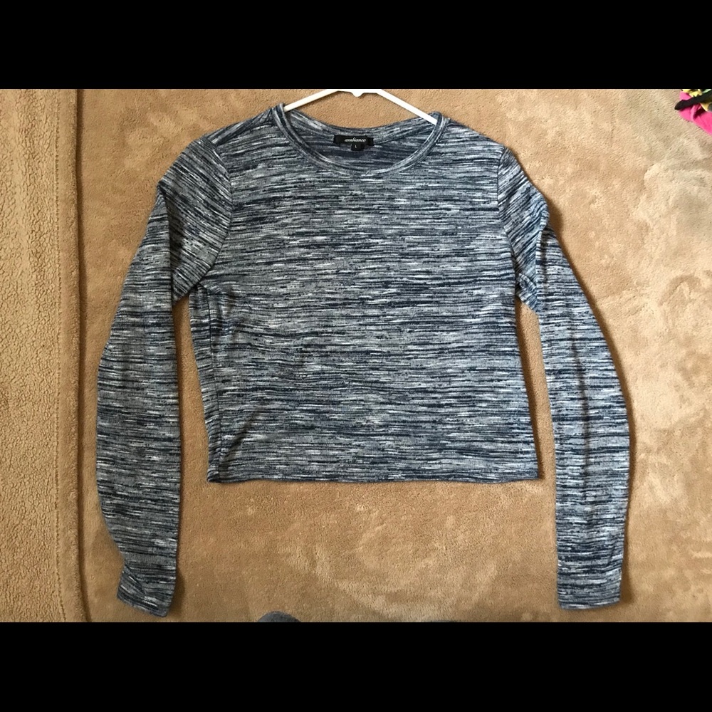 Long sleeve xs / small ( marked Large ) read